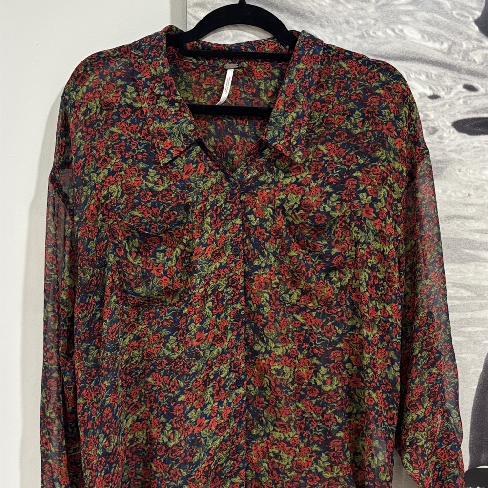 Free People red, green, navy floral chiffon front slouch 2 pocket blouse small